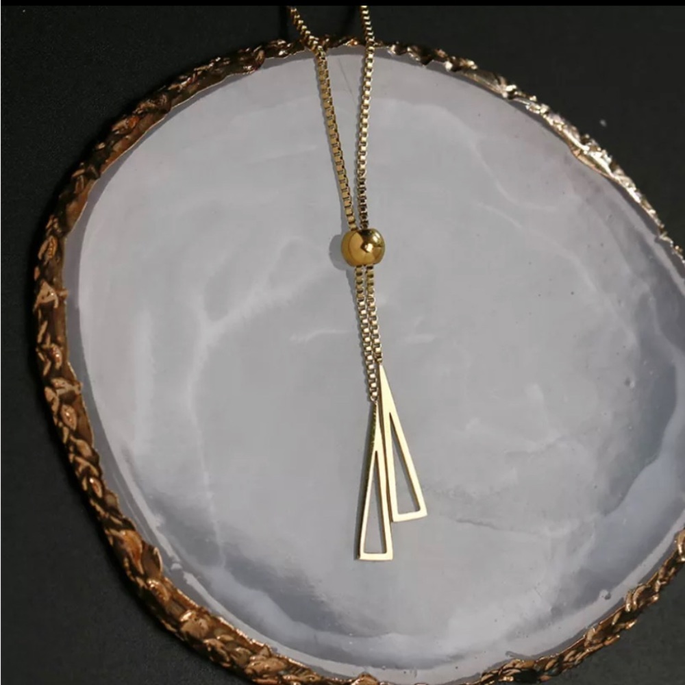 Gold tone lariat necklace